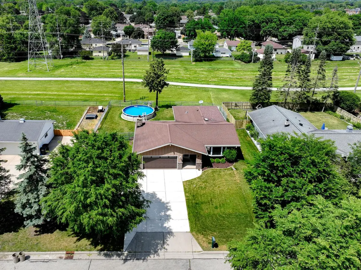 7880 W Plainfield AVENUE, Greenfield, WI 53220 - #1