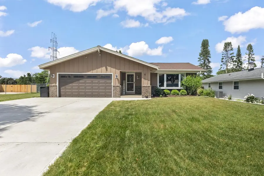 7880 W Plainfield AVENUE, Greenfield, WI 53220 - #2
