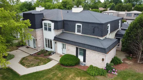 2005 Chateau COURT, Grafton, WI 53024