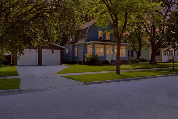 413 20th STREET S, La Crosse, WI 54601