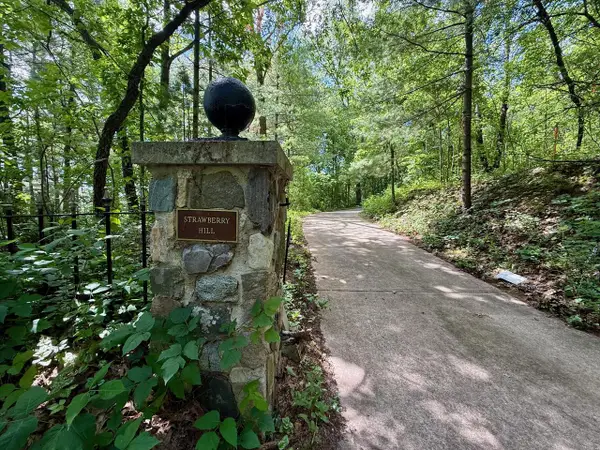 1787 Strawberry Road, Deerfield, WI 53531