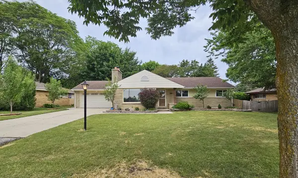 2127 N 122nd STREET, Wauwatosa, WI 53226