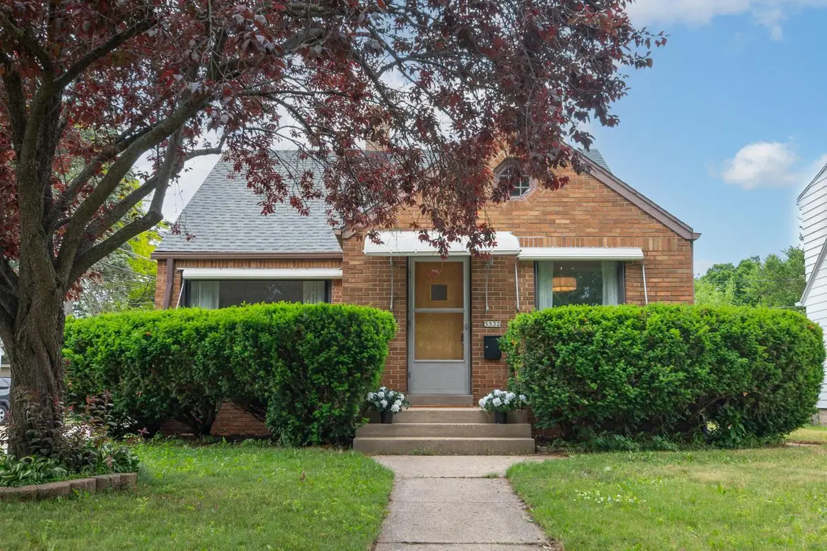 5532 N 11th STREET, Milwaukee, WI 53209 - #1