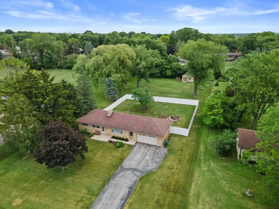 W147N5010 Dolphin DRIVE, Menomonee Falls, WI 53051 - #3