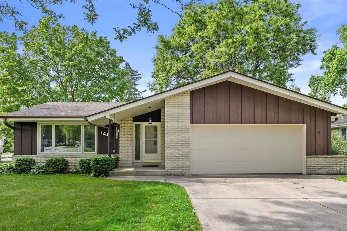 12115 W Luther AVENUE, Hales Corners, WI 53130 - #1
