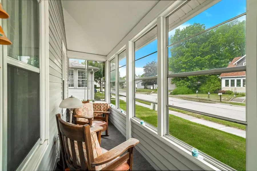 69 S Chestnut STREET, Oconomowoc, WI 53066 - #2