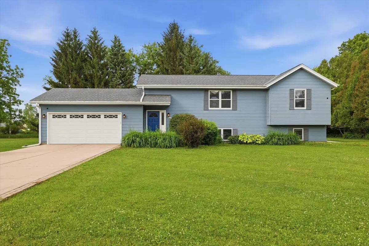 W226N8085 Rolling Hills DRIVE, Lisbon, WI 53089 - #1