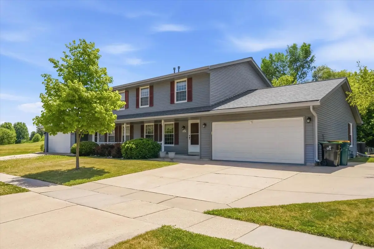 W213N16673 Glen Brooke DRIVE, Jackson, WI 53037 - #1
