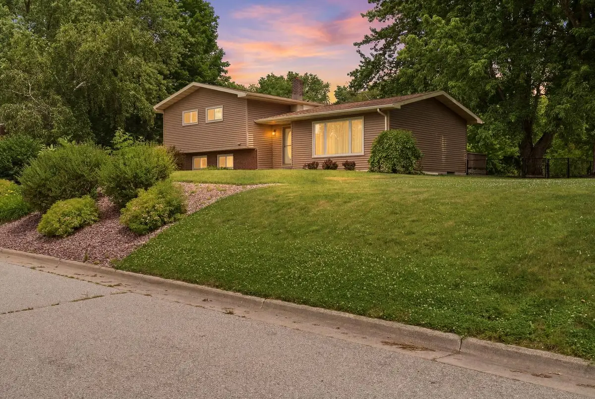 205 3rd AVENUE E, Holmen, WI 54636 - #1