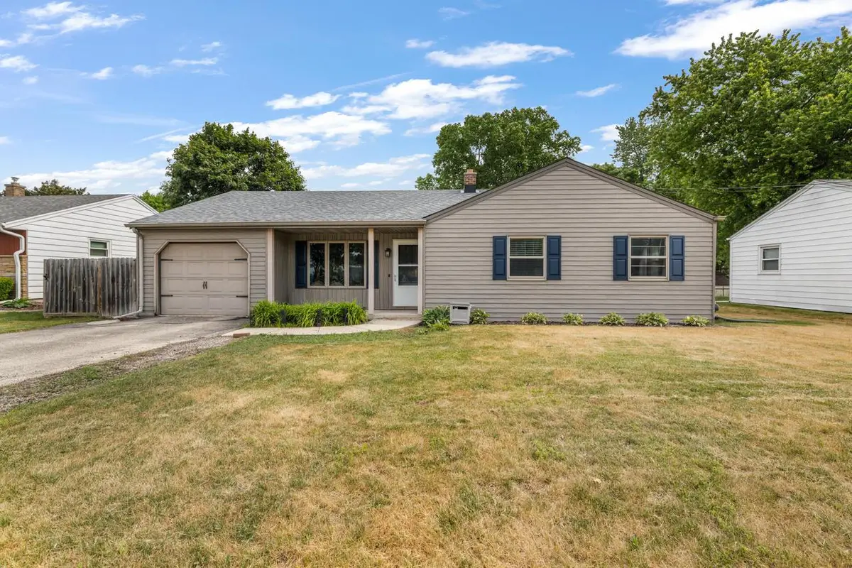 218 E Washington STREET, Slinger, WI 53086 - #1