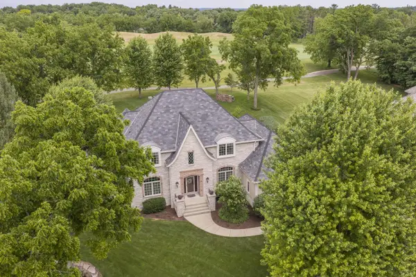 S76W26010 Prairieside DRIVE, Waukesha, WI 53189