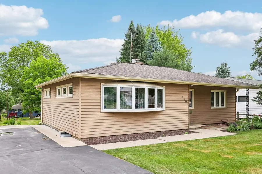 810 Summit AVENUE, Waukesha, WI 53188 - #3