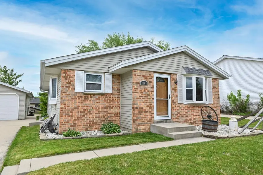 1605 Williams AVENUE, South Milwaukee, WI 53172 - #2