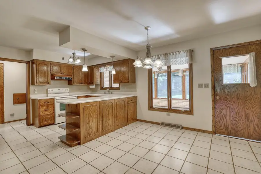 3910 Fresno ROAD, Brookfield, WI 53045 - #2
