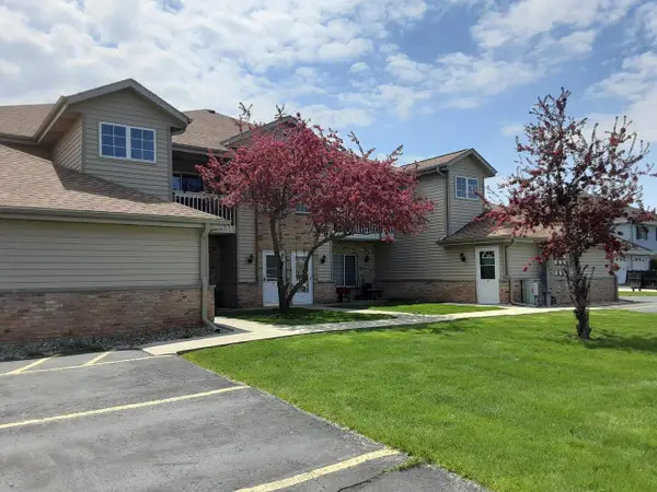 3620 E Barbara COURT #8, Oak Creek, WI 53154