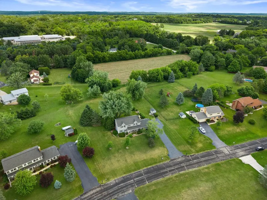 S67W32648 Ashton WAY E, Mukwonago, WI 53149 - #2