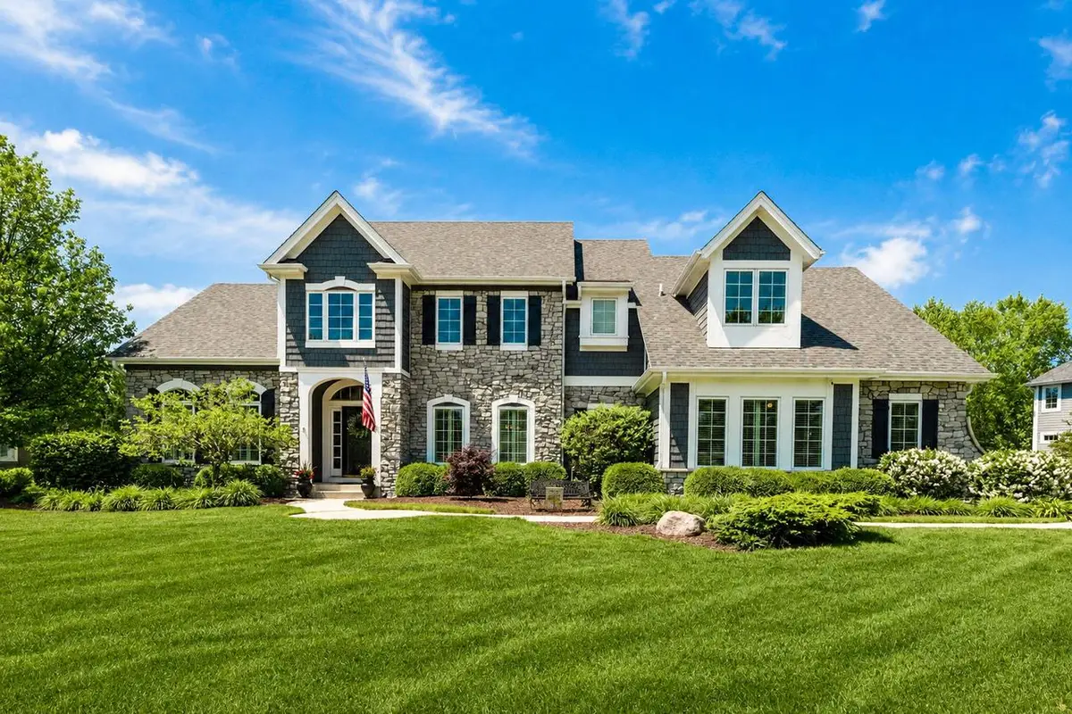 1260 Four Winds WAY, Hartland, WI 53029 - #1