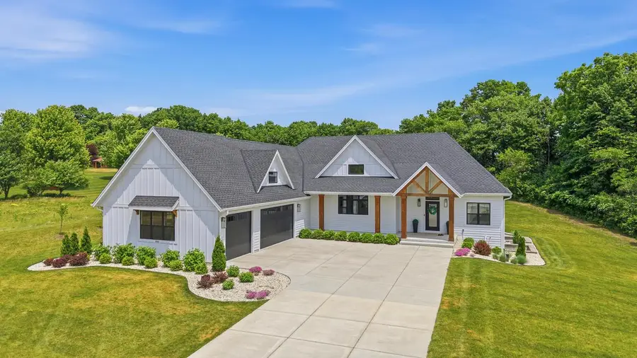 3864 Hickory Hill PARKWAY, Hubertus, WI 53033 - #2
