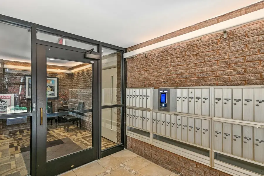 2025 E Greenwich AVENUE #110, Milwaukee, WI 53211 - #3