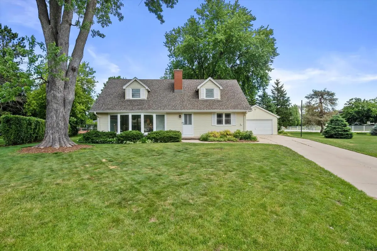 1077 Christopher COURT, Oconomowoc, WI 53066 - #1