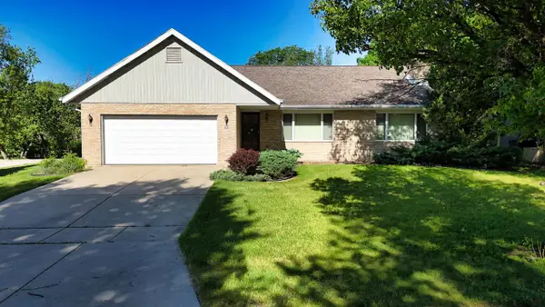 912 Edgewater COURT, Watertown, WI 53098