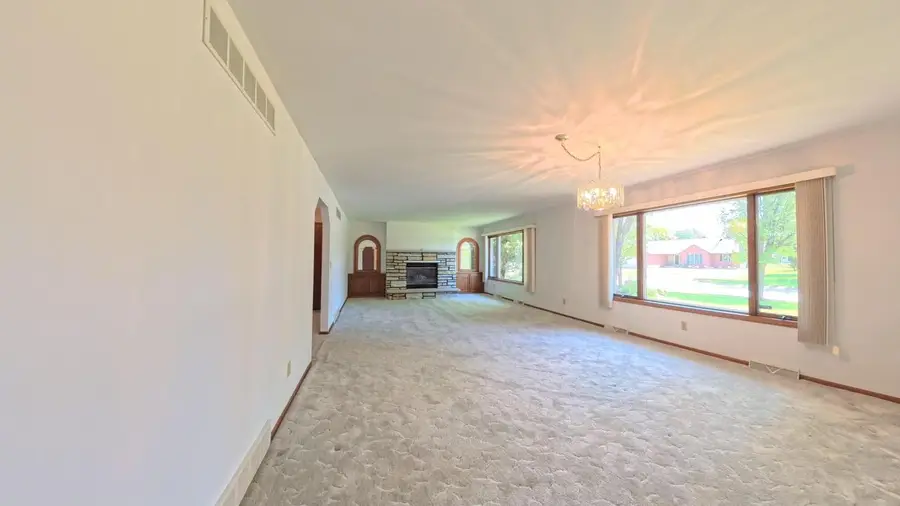 912 Edgewater COURT, Watertown, WI 53098 - #2