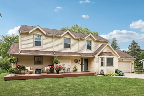 W61N840 Arbor DRIVE, Cedarburg, WI 53012