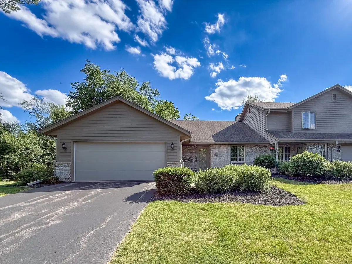 3825 Kodiak TRAIL #A, Brookfield, WI 53045 - #1