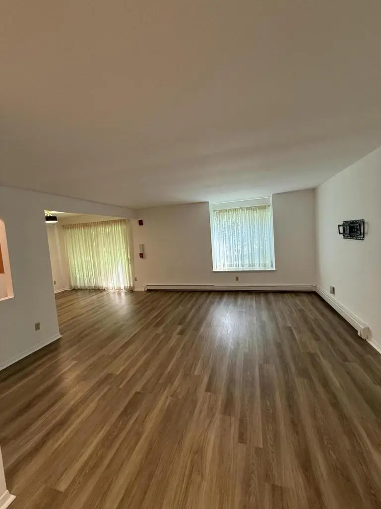 2220 W Good Hope ROAD #21, Glendale, WI 53209 - #3