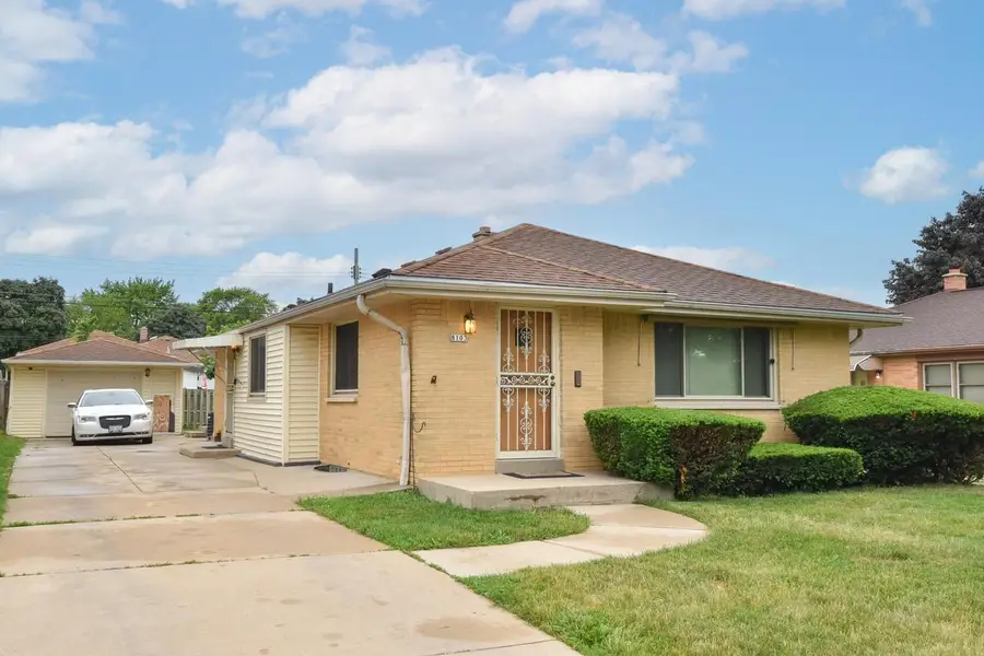 8103 W Potomac AVENUE, Milwaukee, WI 53218 - #2