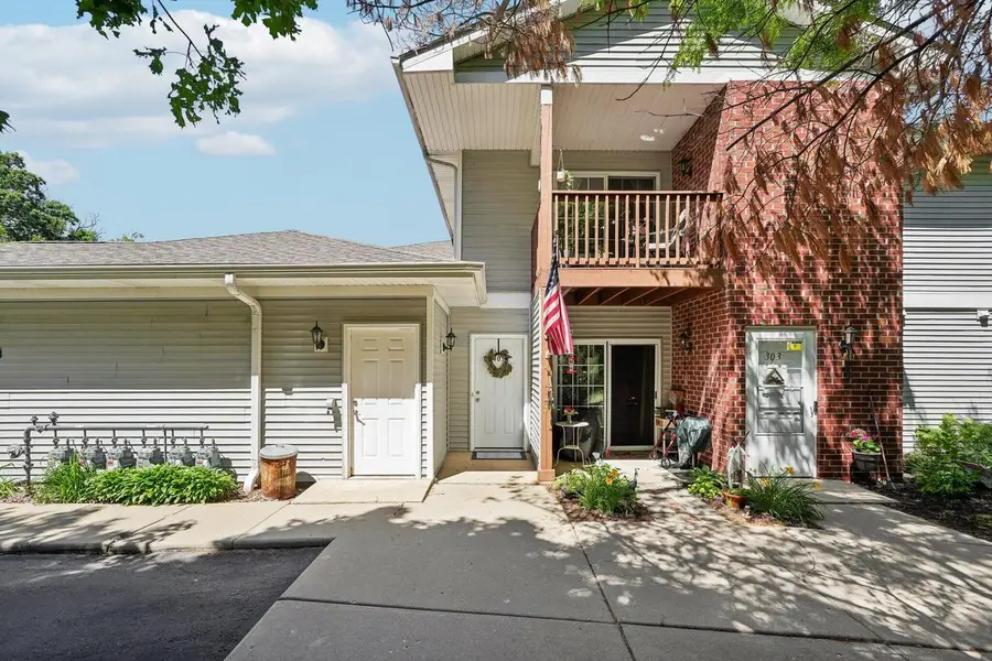 220 E Remer ROAD #403, Elkhorn, WI 53121 - #2
