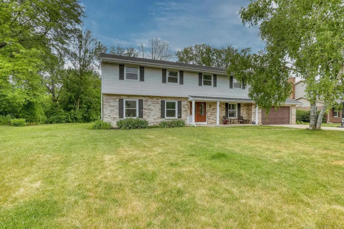 820 W Clovernook LANE, Glendale, WI 53217 - #1