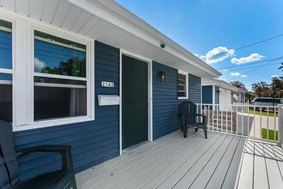2142 Richmond AVENUE, Manitowoc, WI 54220 - #3