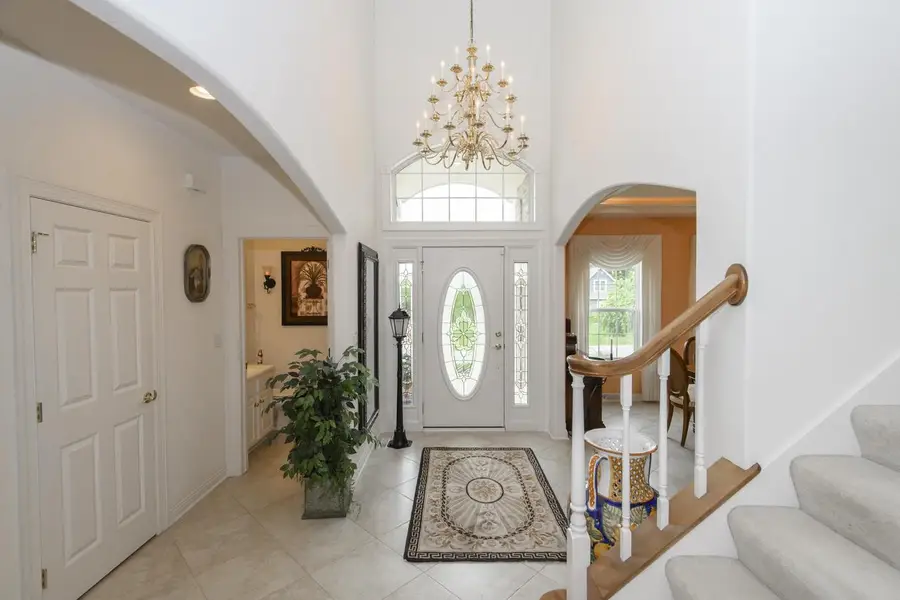W291N4273 Prairie Wind CIRCLE N, Pewaukee, WI 53072 - #2