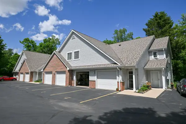 424 W Grand AVENUE #2, Port Washington, WI 53074