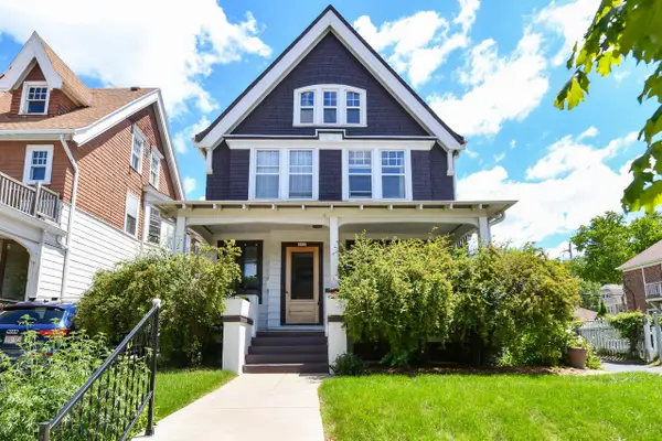 2912 N Murray AVENUE, Milwaukee, WI 53211
