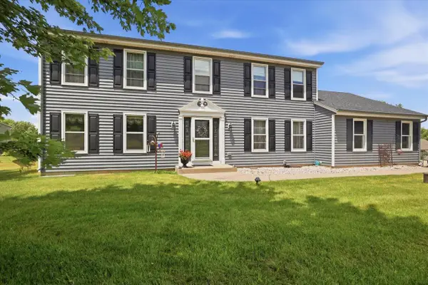 S25W30256 Jenna LANE, Waukesha, WI 53188