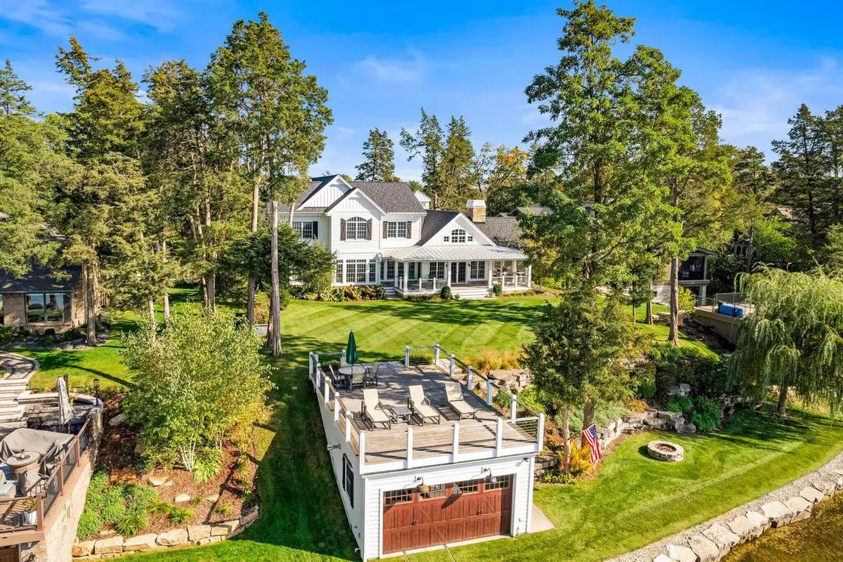 3005 N Silver Cedar ROAD, Summit, WI 53066 - #1