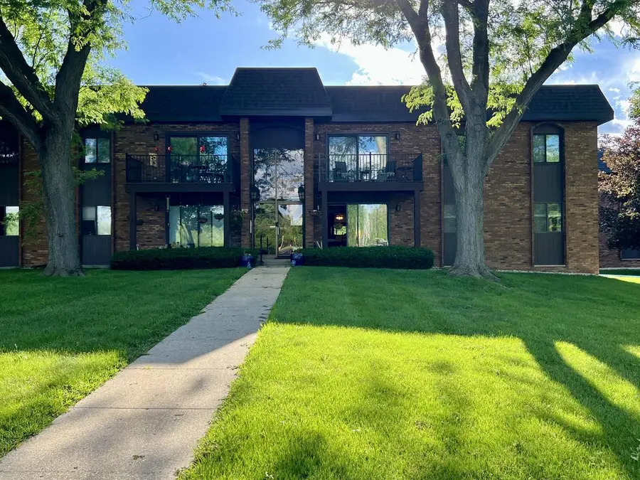 5165 S Root River PARKWAY #3, Milwaukee, WI 53228 - #2