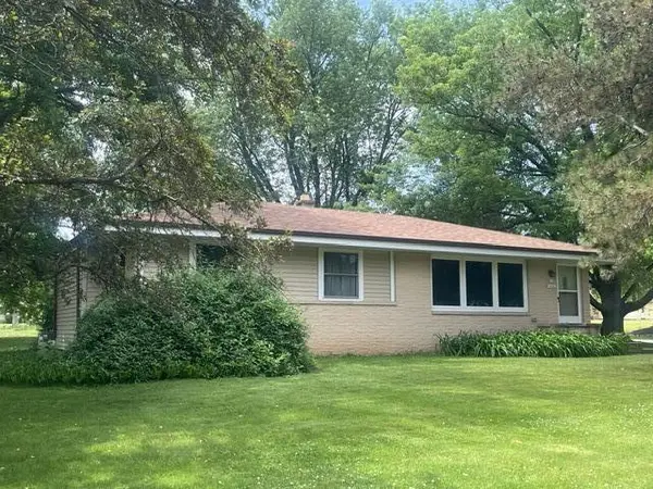 N51W16041 Fair Oak PARKWAY, Menomonee Falls, WI 53051