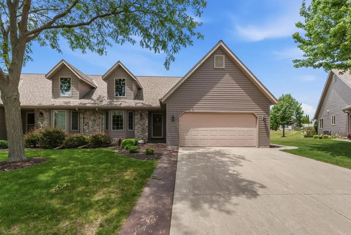 W203N16151 Pin Oak CIRCLE, Jackson, WI 53037 - #1