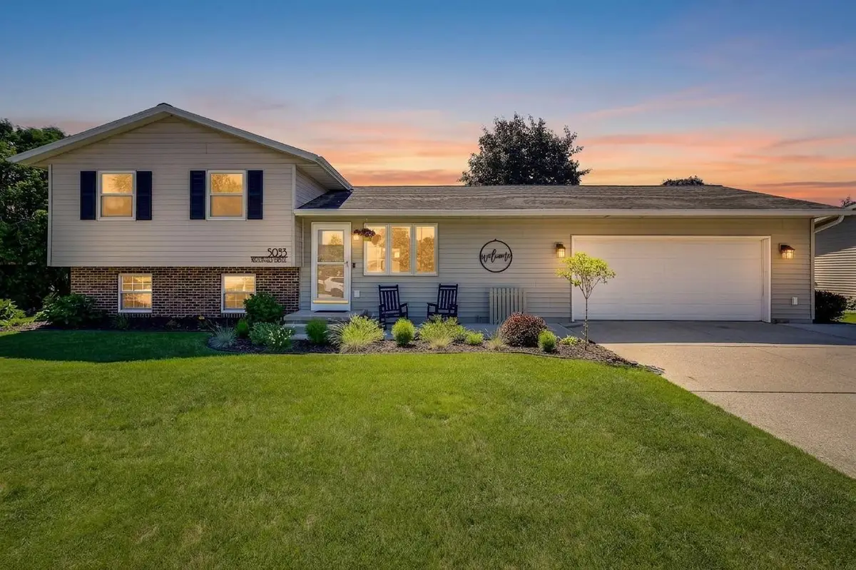 5033 Brookfield CIRCLE, Manitowoc, WI 54220 - #1