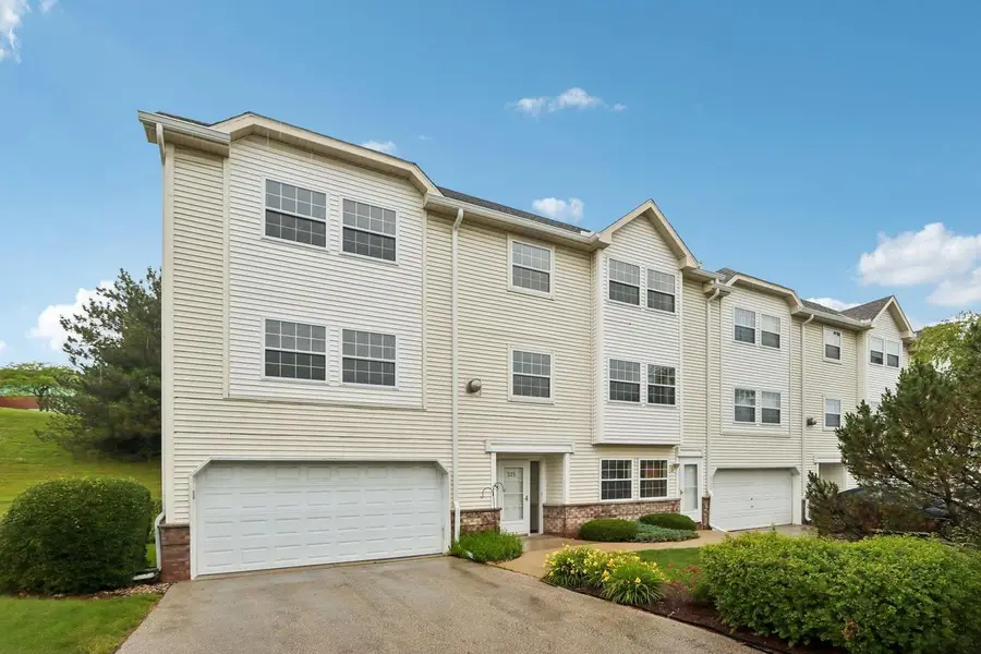 325 Kristin COURT W, Brookfield, WI 53045 - #2