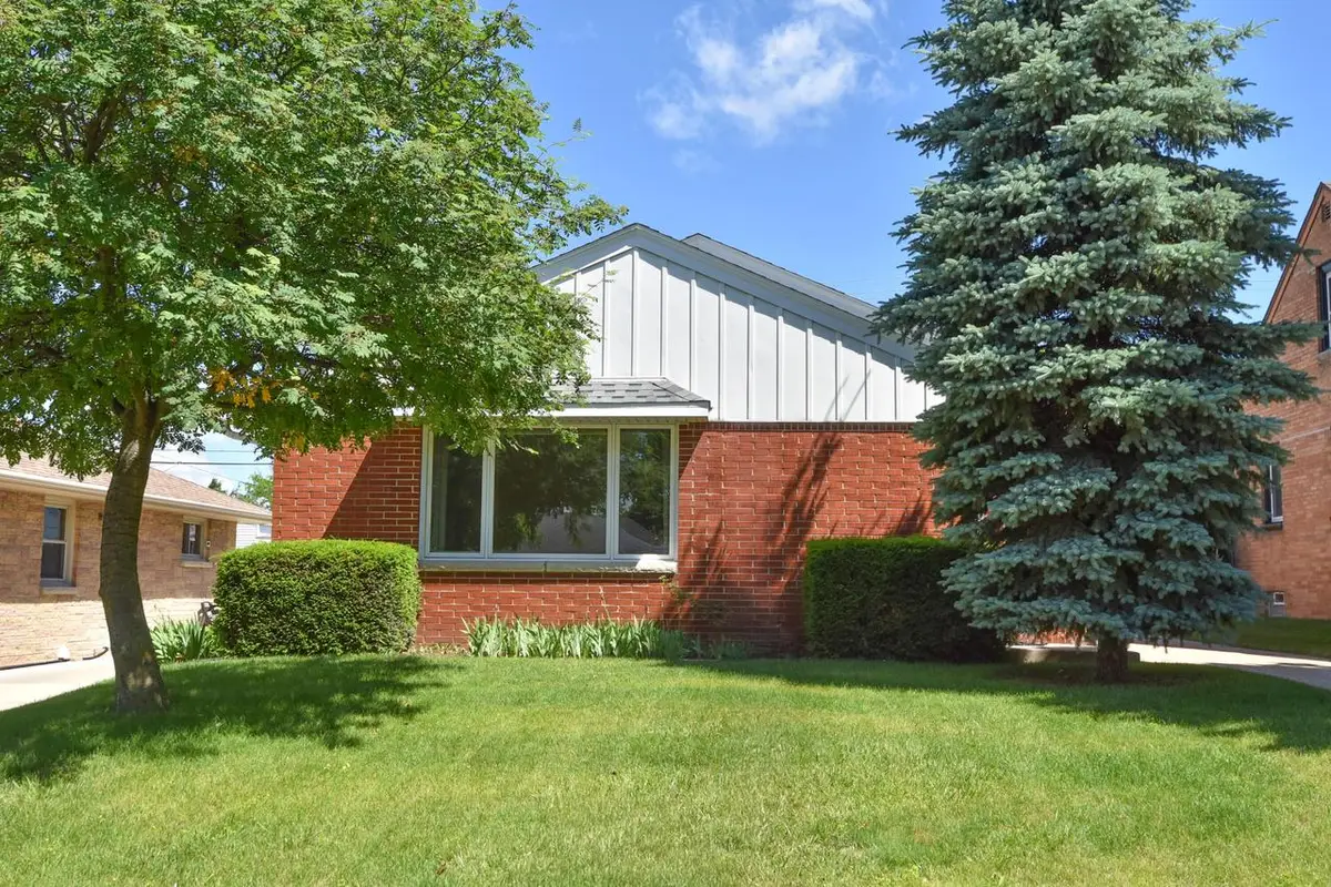 3426 E Whittaker AVENUE, Cudahy, WI 53110 - #1