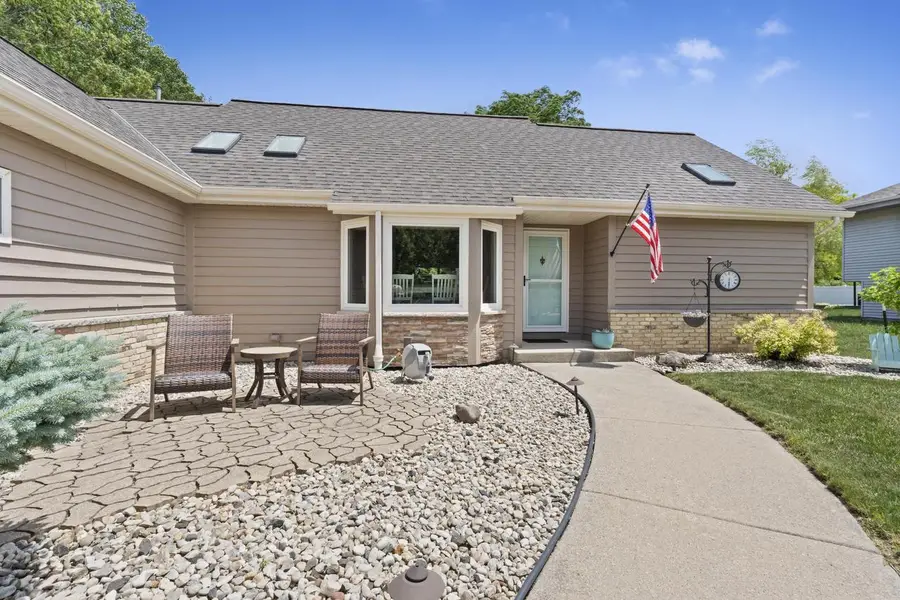 8140 S Waring DRIVE, Oak Creek, WI 53154 - #2
