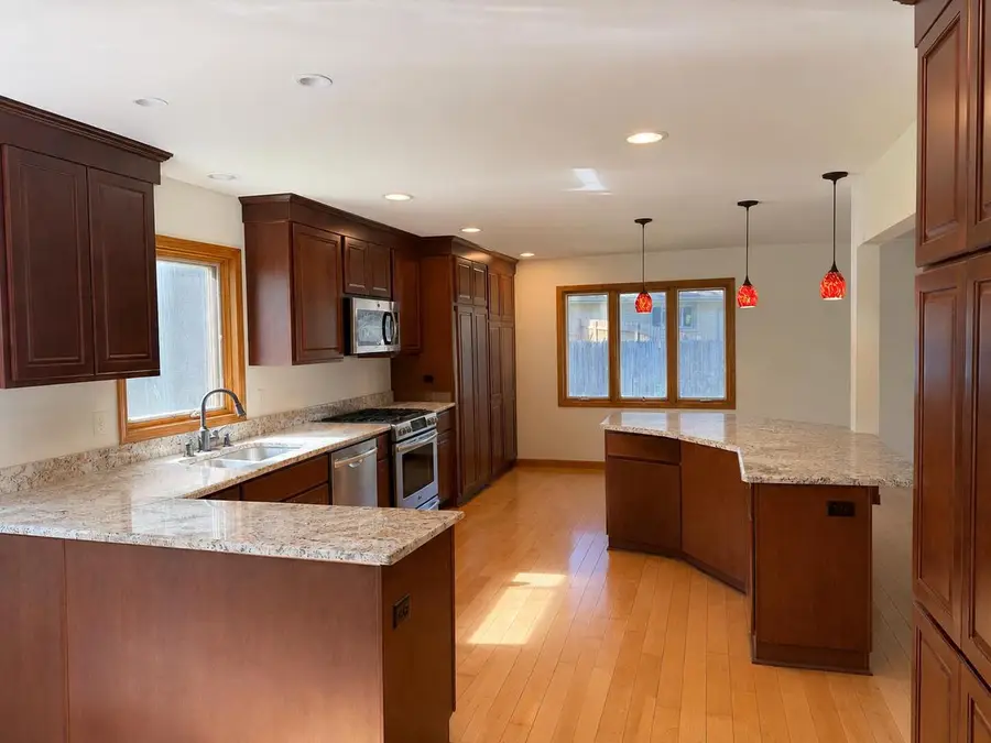 W154N8105 Elm LANE, Menomonee Falls, WI 53051 - #3