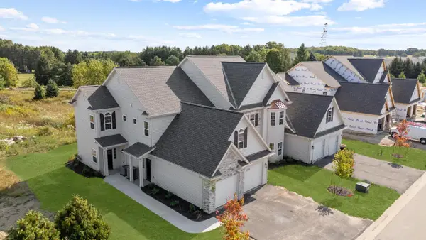 1792 Horseshoe LANE #425-2, Slinger, WI 53086