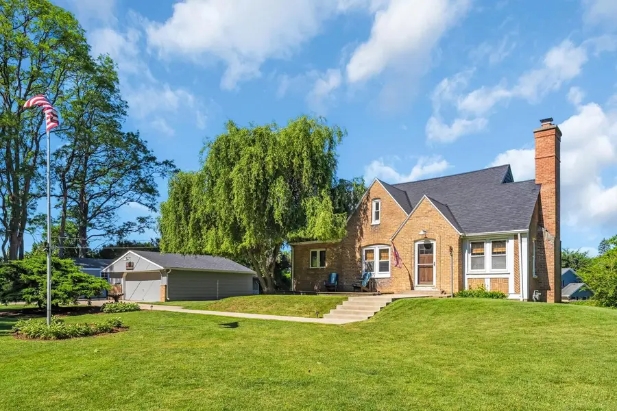 5835 S 92nd STREET, Hales Corners, WI 53130 - #2