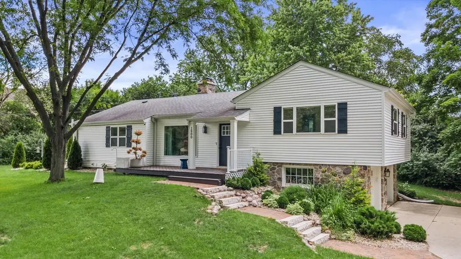 1800 Fairfax DRIVE, Elm Grove, WI 53122 - #2