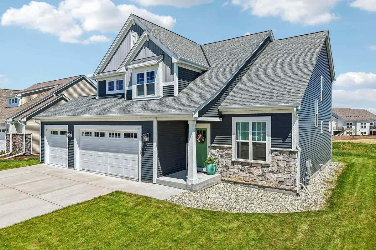 1390 Foxwood PASS, Oconomowoc, WI 53066 - #1